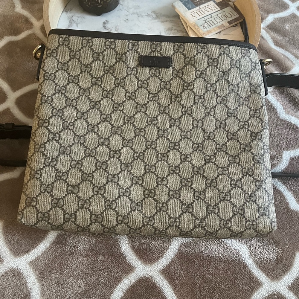 Gucci messenger bag